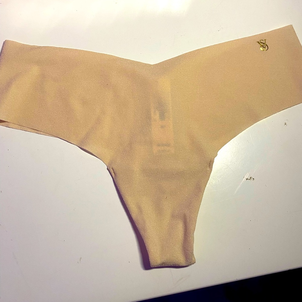 VICTORIAS SECRET thong panties